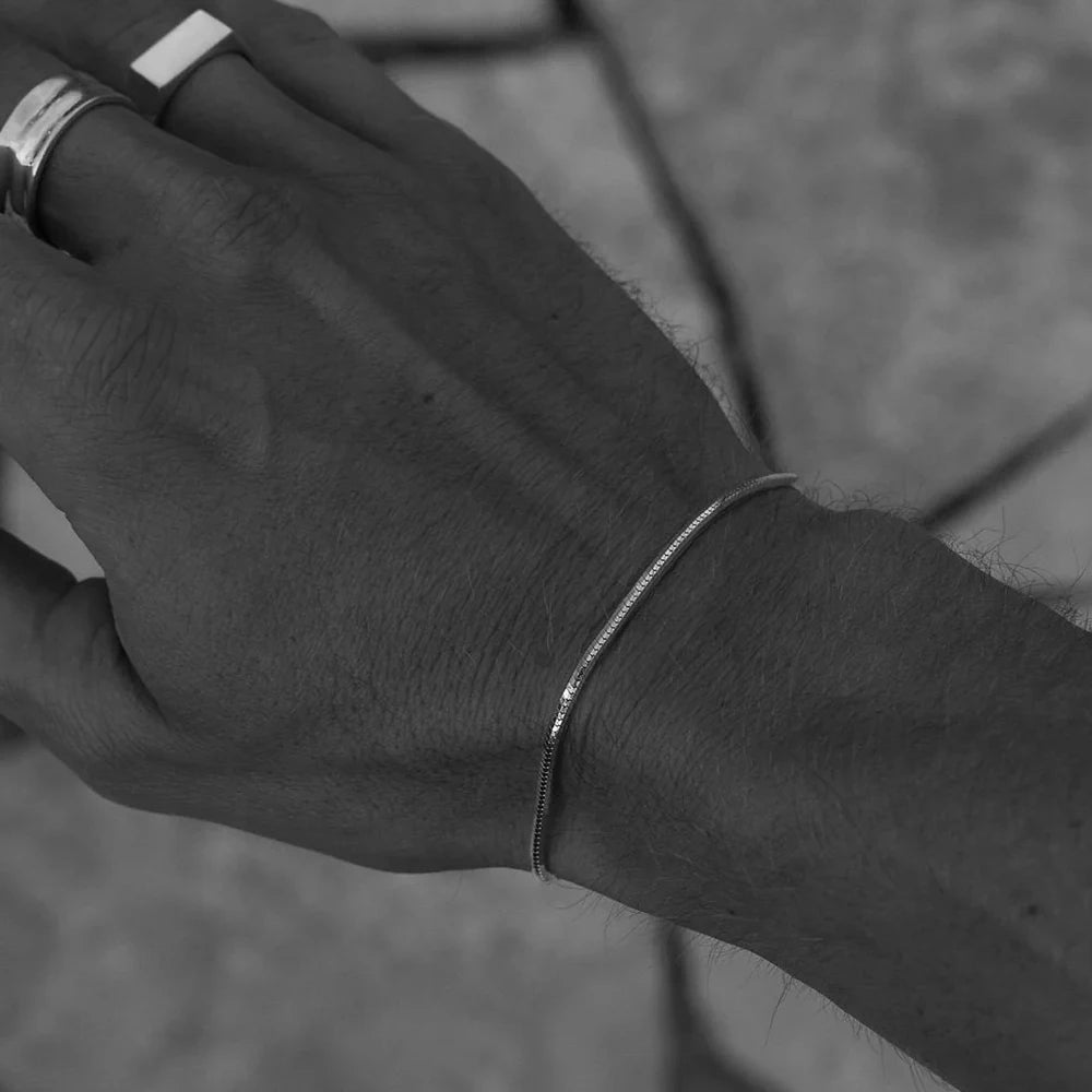 eManco Minimalist Octagonal Silver Chain Bracelet